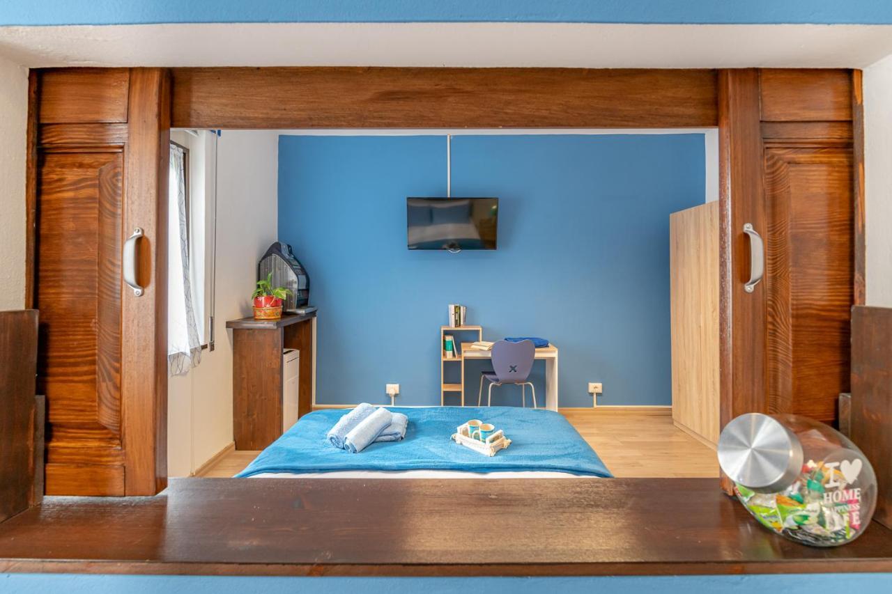 Bilocale Blue Relax Leilighet Erba Eksteriør bilde